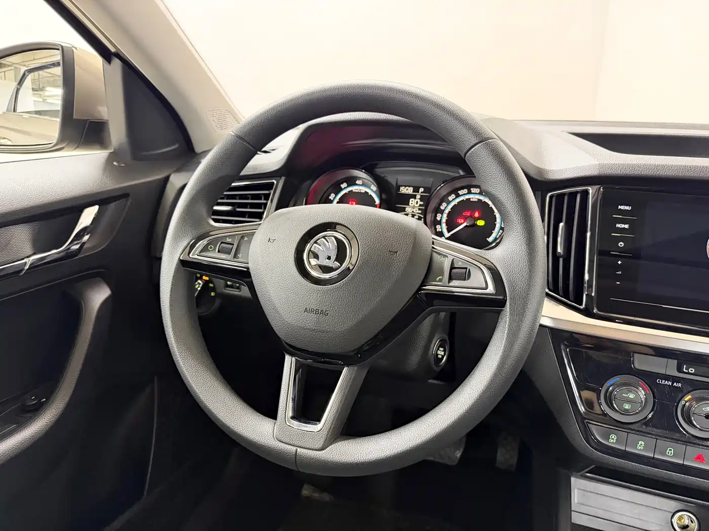 Škoda Kamiq 2022 1.5L Automatic Comfort Edition фото 12
