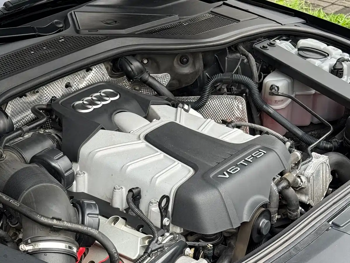 Audi A8 2012 A8L 45 TFSI quattro Luxury фото 18