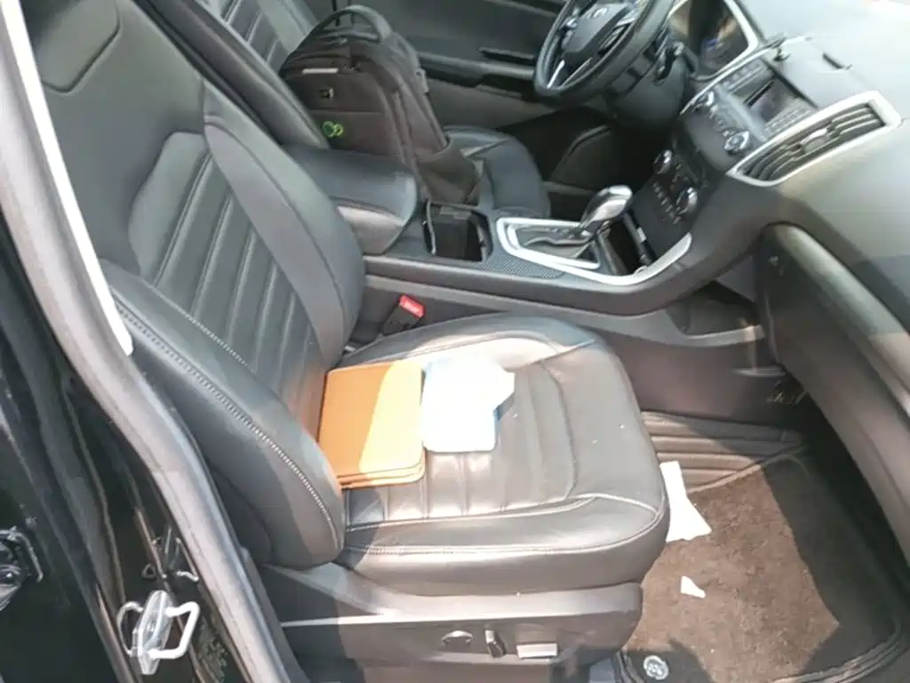 Фото 25 - Ford Edge