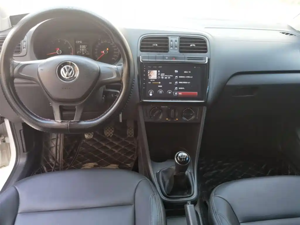 Volkswagen Polo 2016 1.4L Manual Trend фото 10