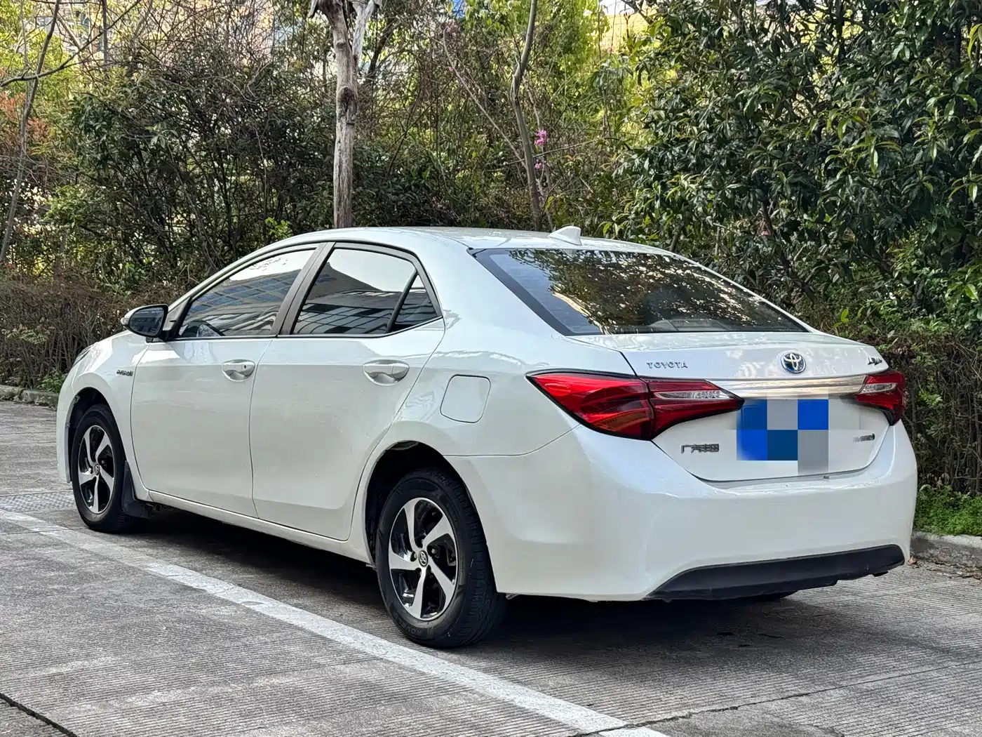Toyota Levin 2017 Facelift Hybrid 1.8H GS E-CVT Elite Sunroof Edition China V фото 4