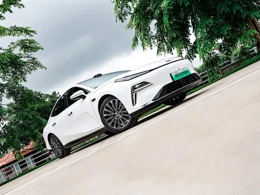 Geely Galaxy Galaxy Xingyao 8 2025 130km EM-P Starship Edition фото 4