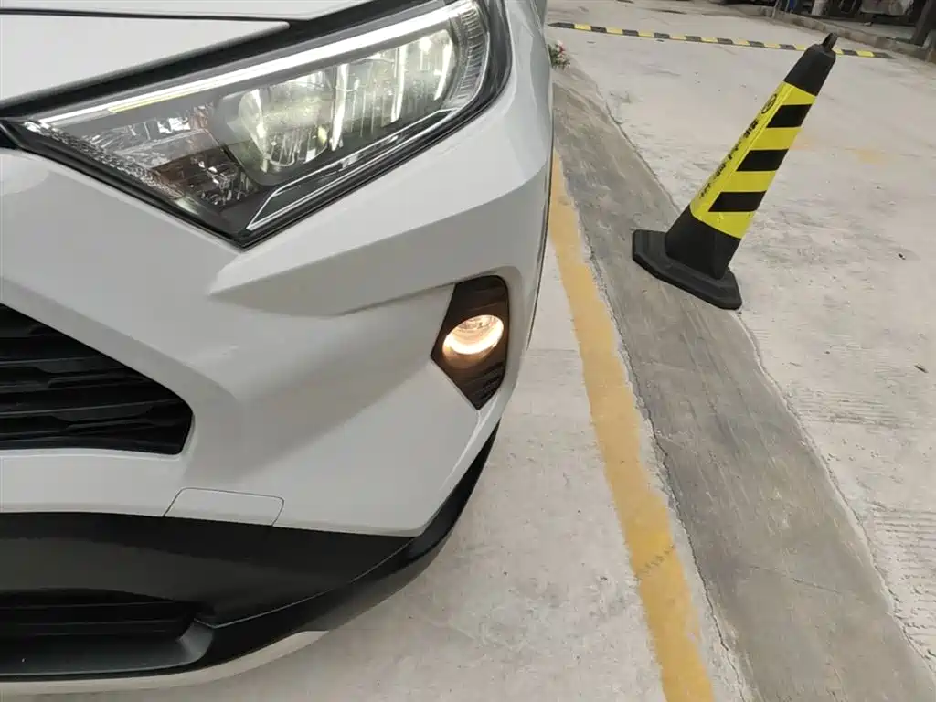 Toyota RAV4 Rongfang 2021 2.0L CVT 2WD Trend фото 24