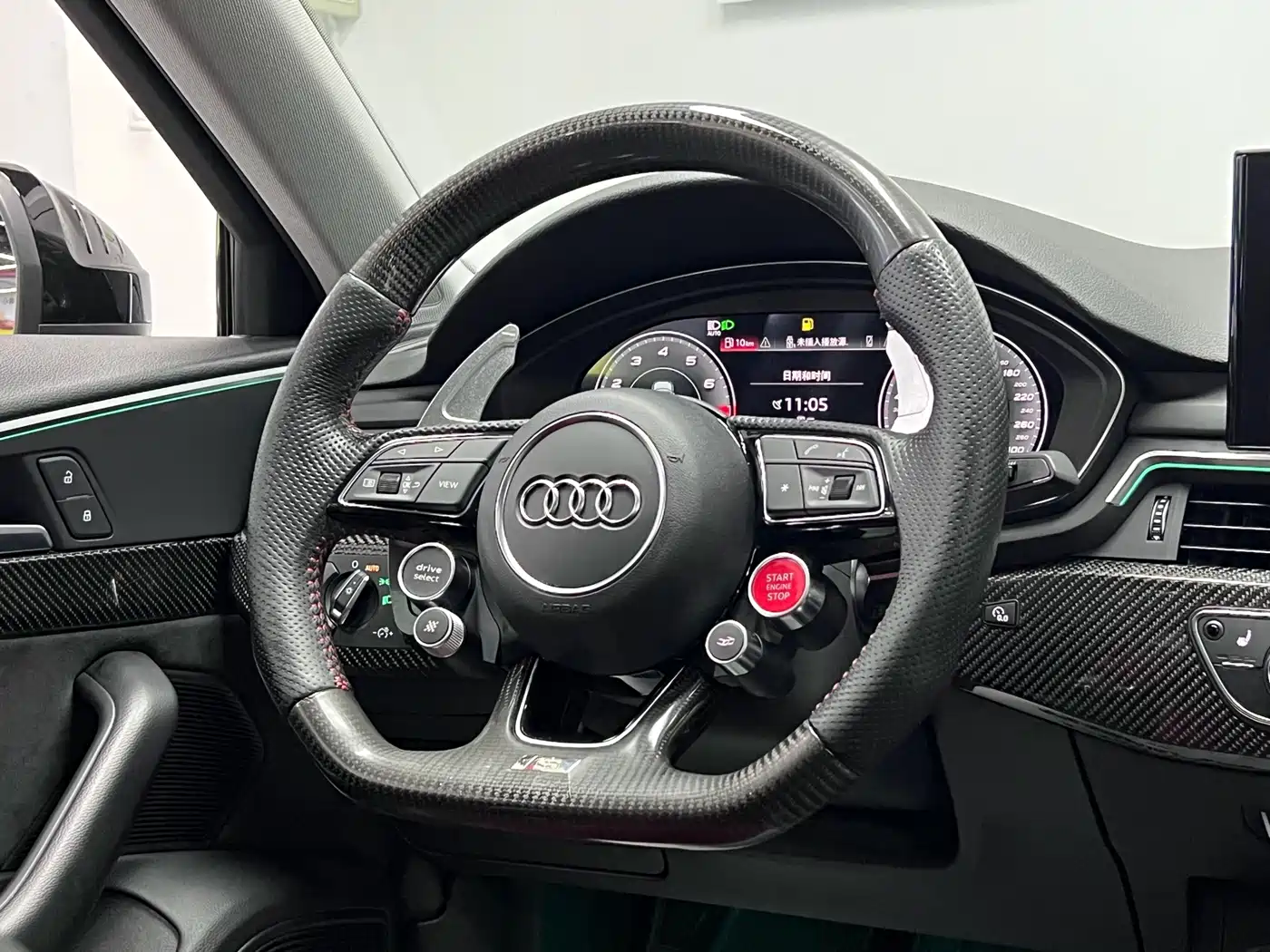 Фото 22 - Audi A4L