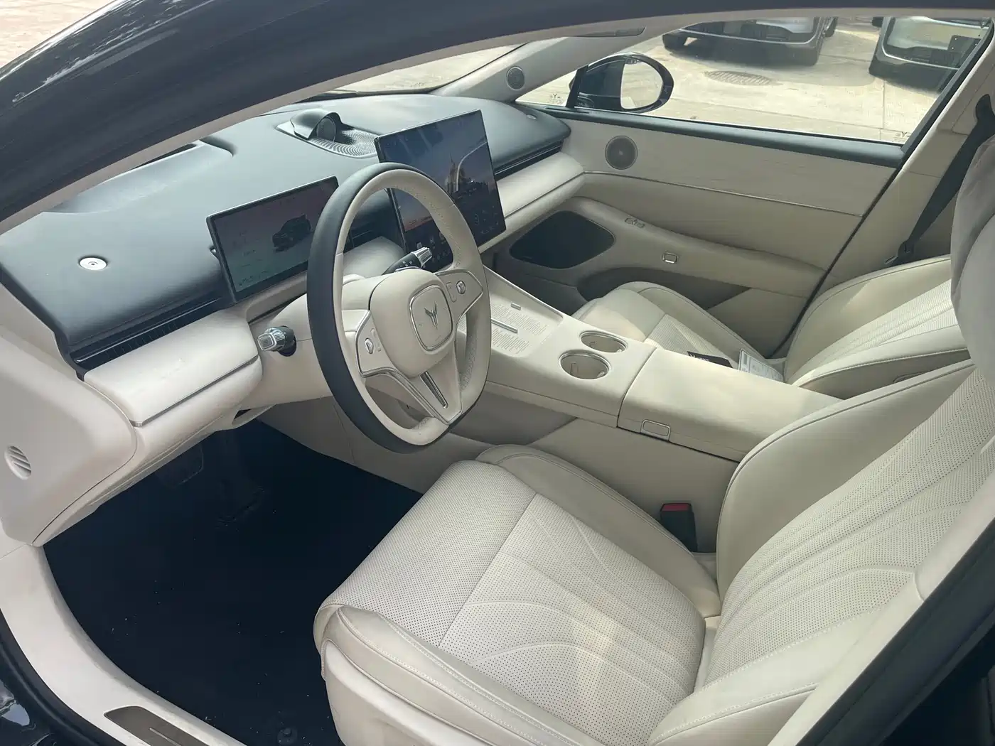 Voyah Auto VOYAH Zhuiguang L 2025 2025 Mid-configuration Model