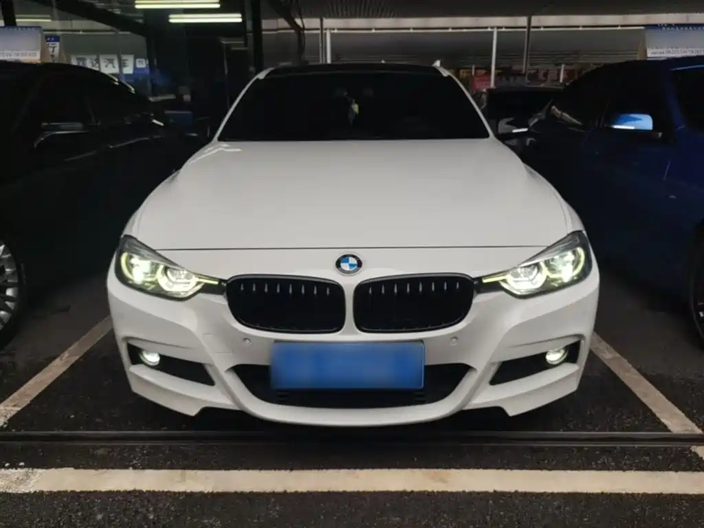 BMW 3 Series 2019 320i M Sport Black Night Edition фото 3