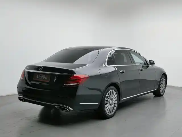 Mercedes-Benz E-Class 2019 E 300 L Luxury — фото 2