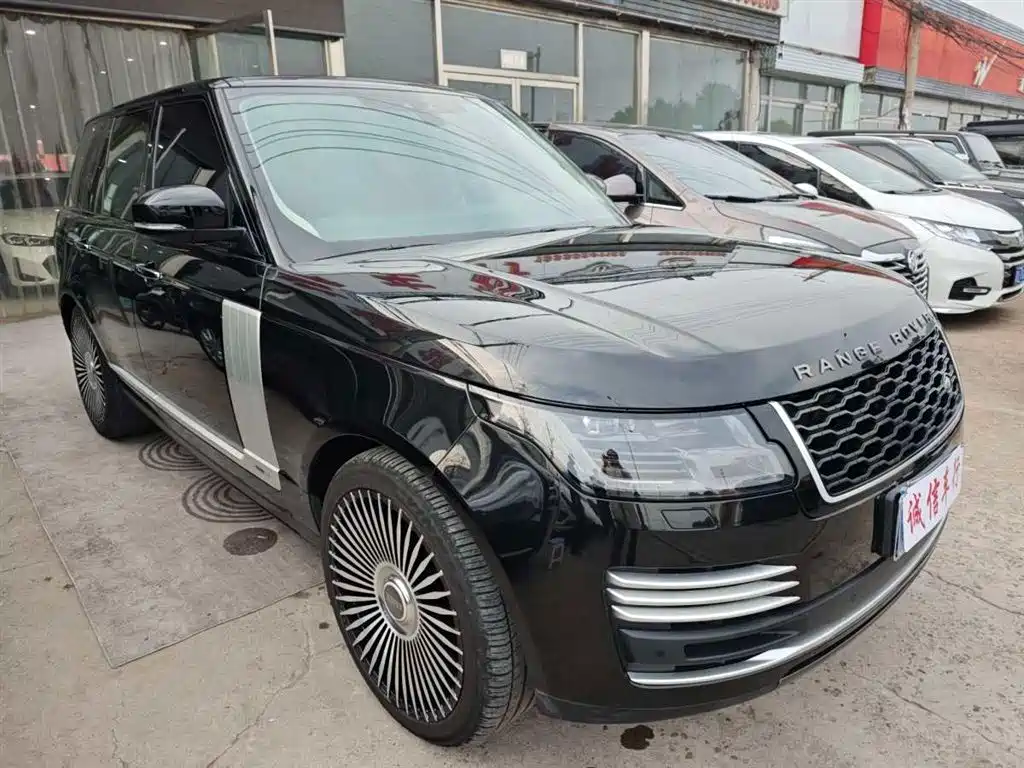 Land Rover Range Rover 2021 3.0 L6 Golden Age Edition фото 3