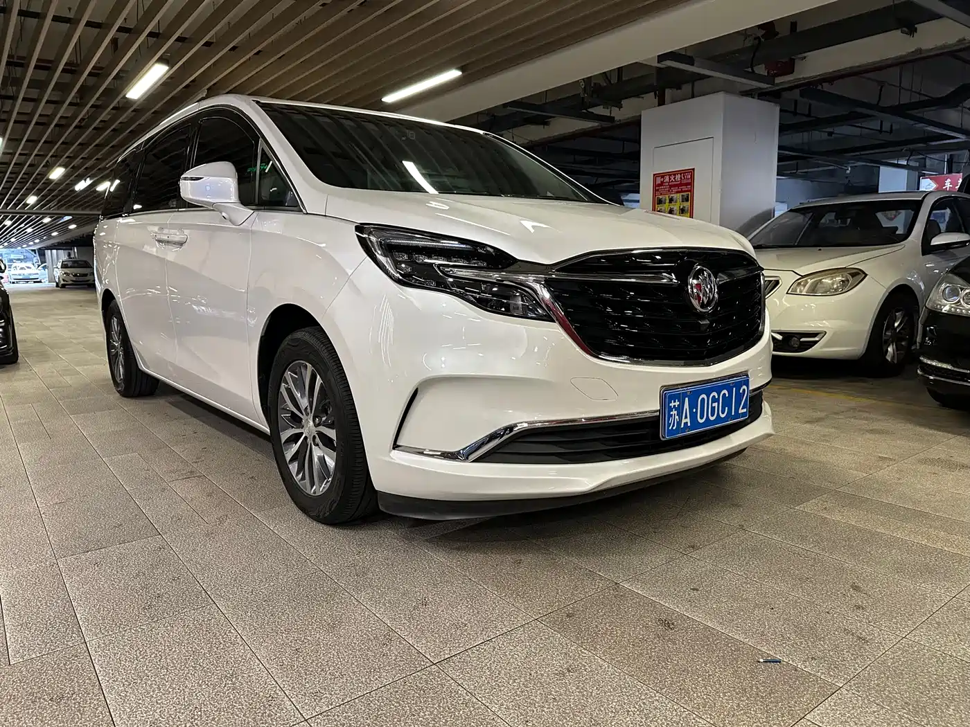 Buick GL8 2021 ES Landlord 653T Comfort фото 14