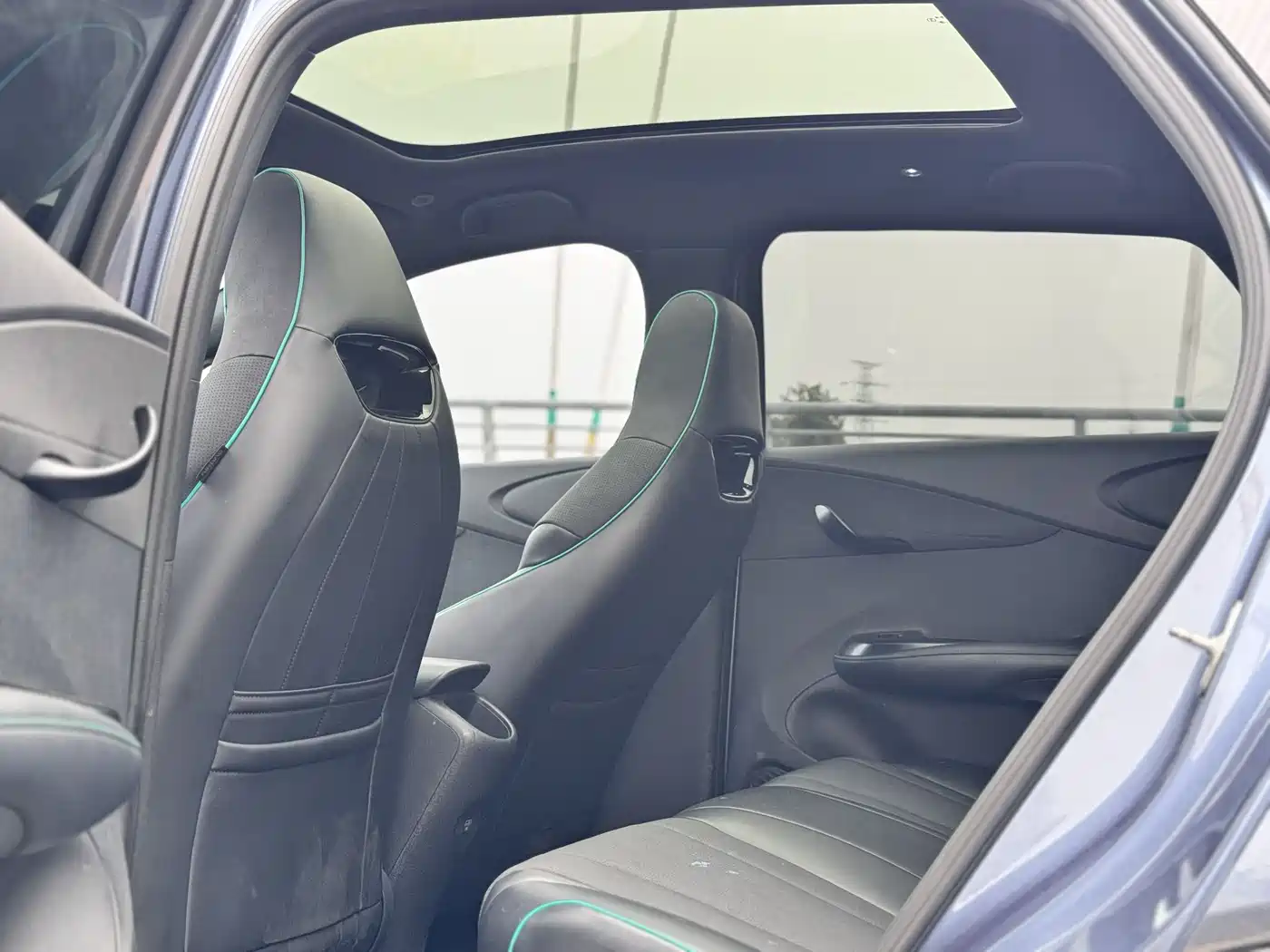 BYD Dolphin 2024 Glory Edition 420km Fashion Edition фото 6