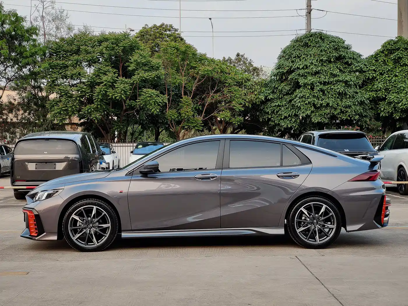 GAC Trumpchi Trumpchi Emkoo 2024 Model 270T DCT Shadow Leopard R-Style Edition фото 4