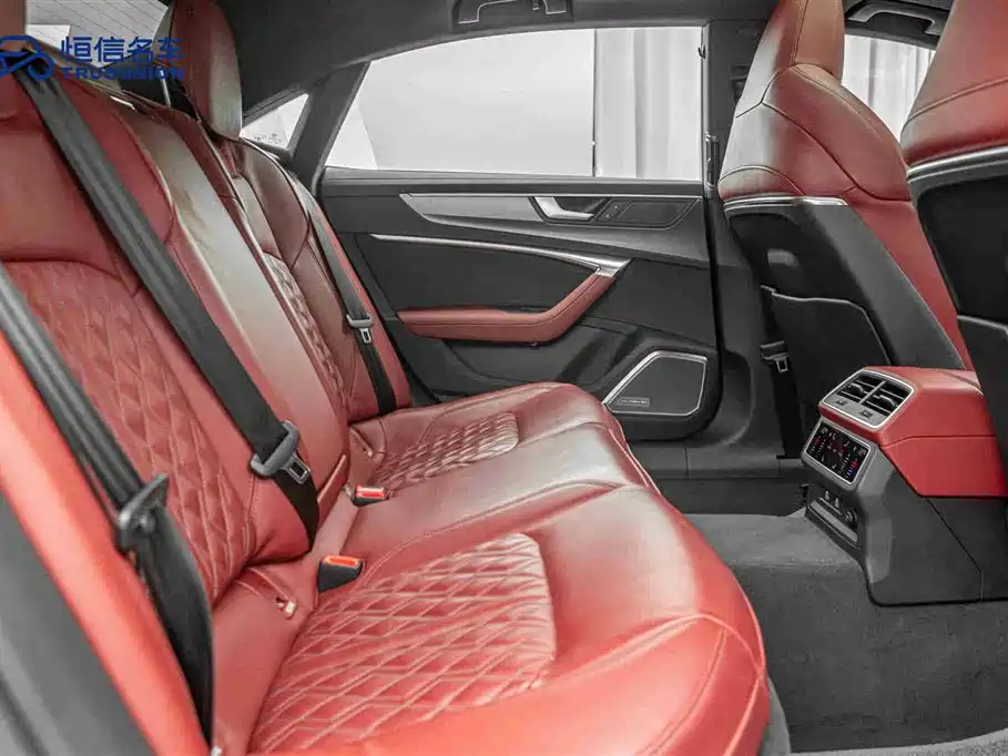 Audi A7L 2024 45 TFSI quattro S-line Black Warrior Edition фото 16
