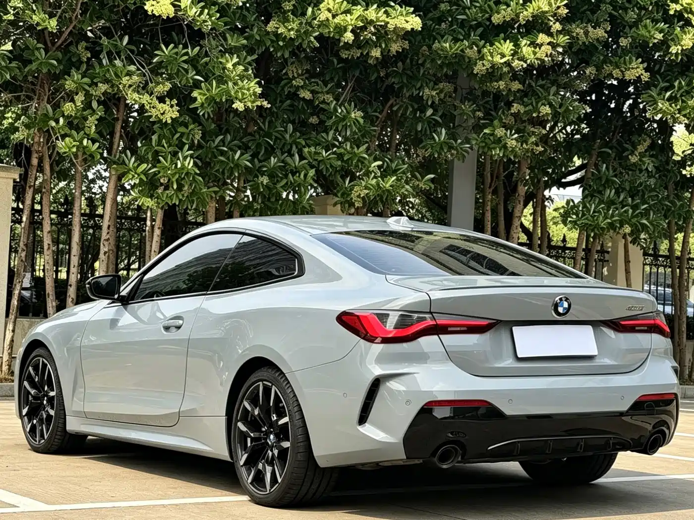 BMW 4 Series 2024 430i M Sport Shadow Edition фото 13