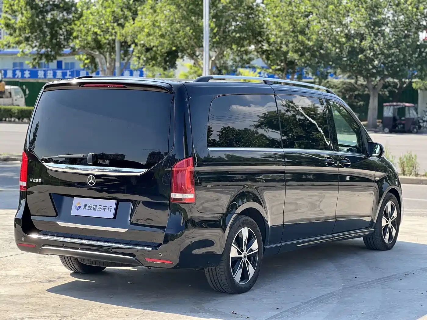 Mercedes-Benz V-Class 2020 Model V 260 L Long Wheelbase Luxury фото 24