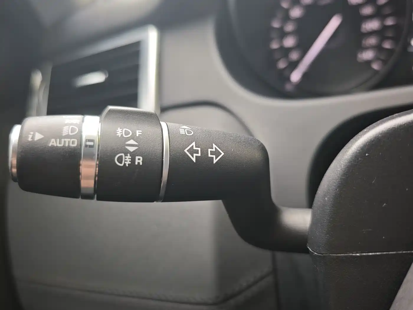 Land Rover Discovery Sport 2018 240PS PURE Edition фото 12
