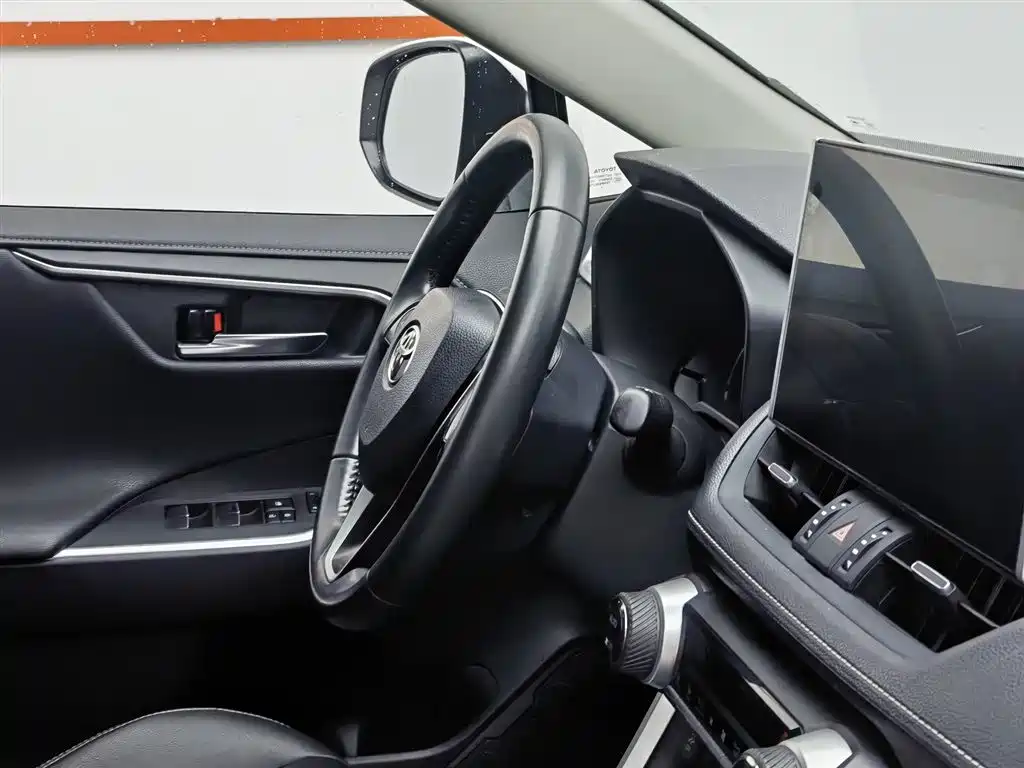 Toyota Wildlander 2022 2.0L CVT FWD Luxury PLUS Edition фото 22