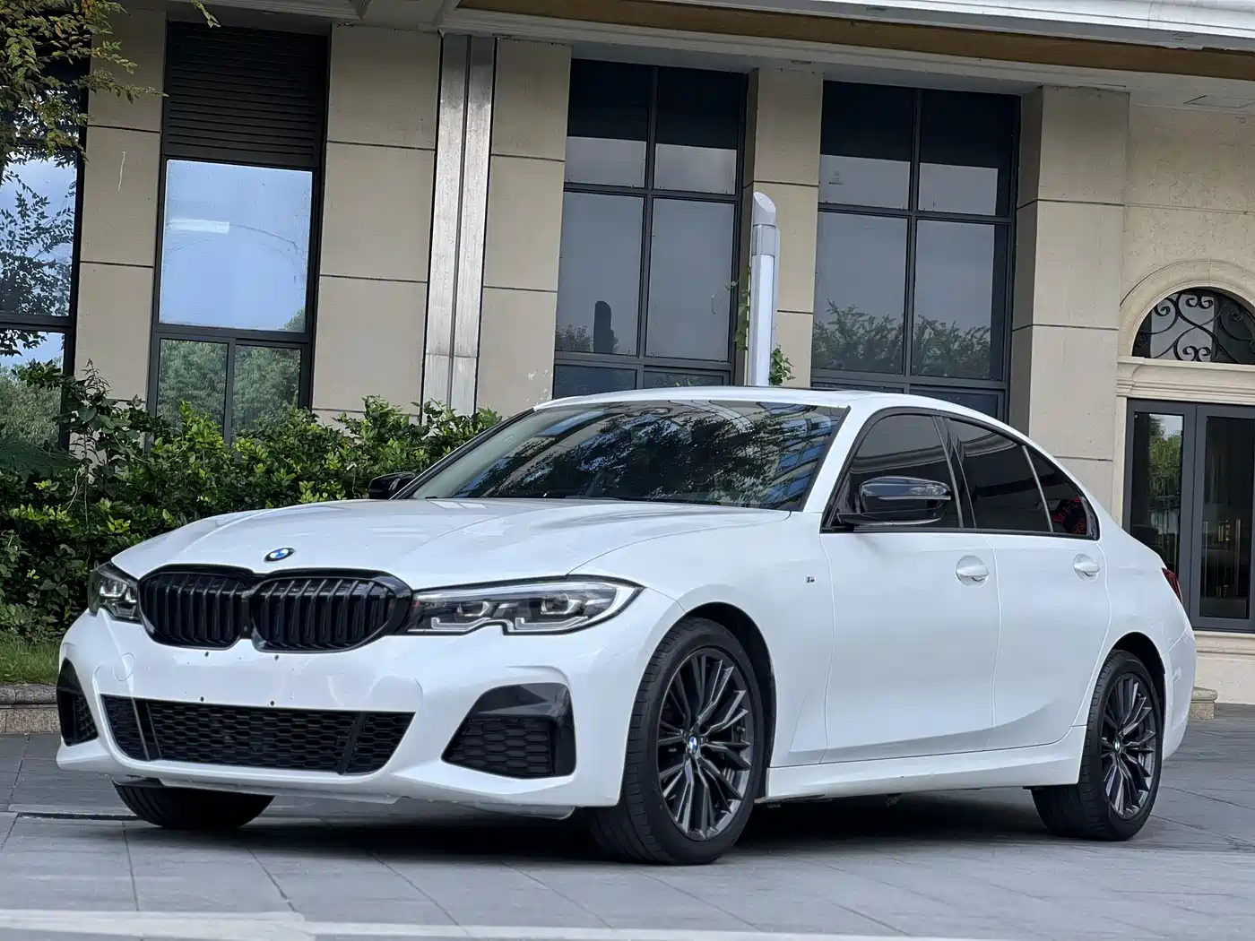 BMW 3 Series 2022 325Li M Sport Package