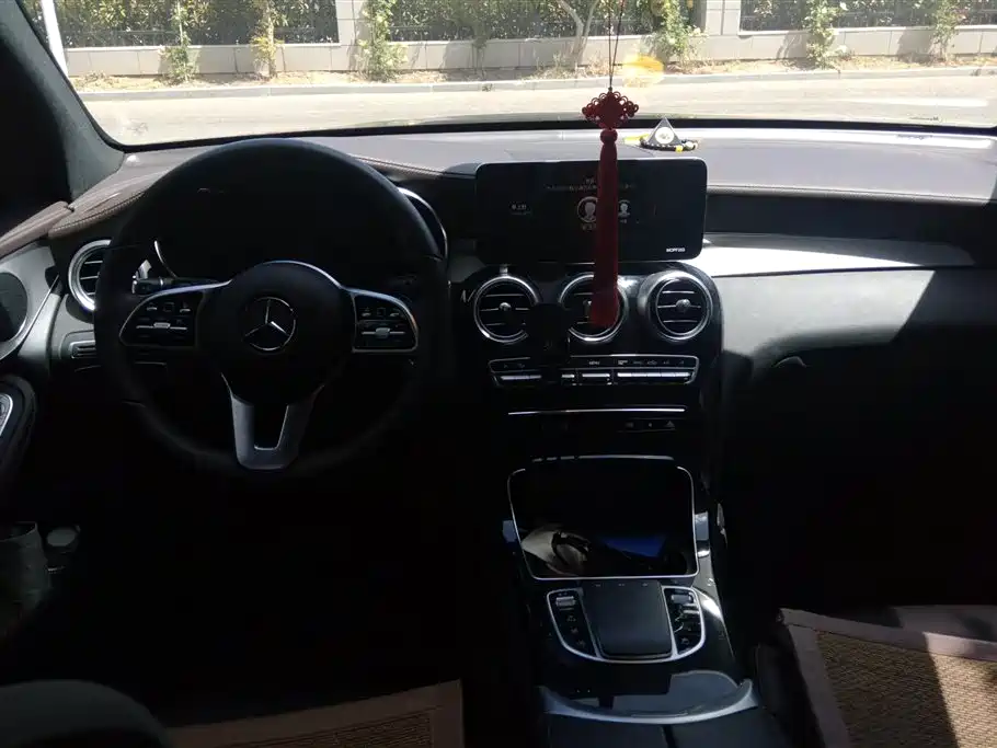 Mercedes-Benz GLC 2021 GLC 260 L 4MATIC Sporty фото 12