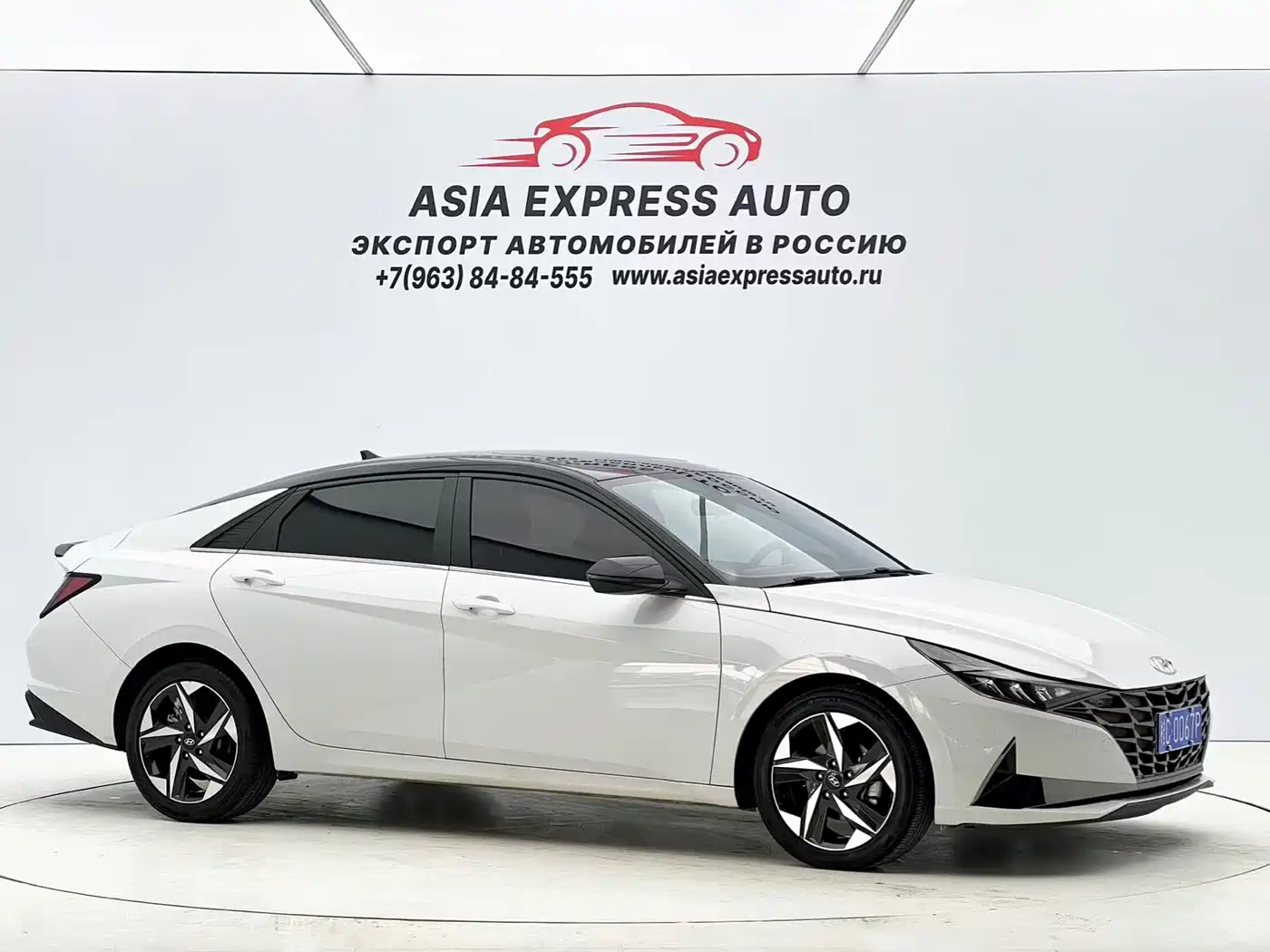 Hyundai Elantra 2021 1.5L CVT LUX Premium Edition фото 3