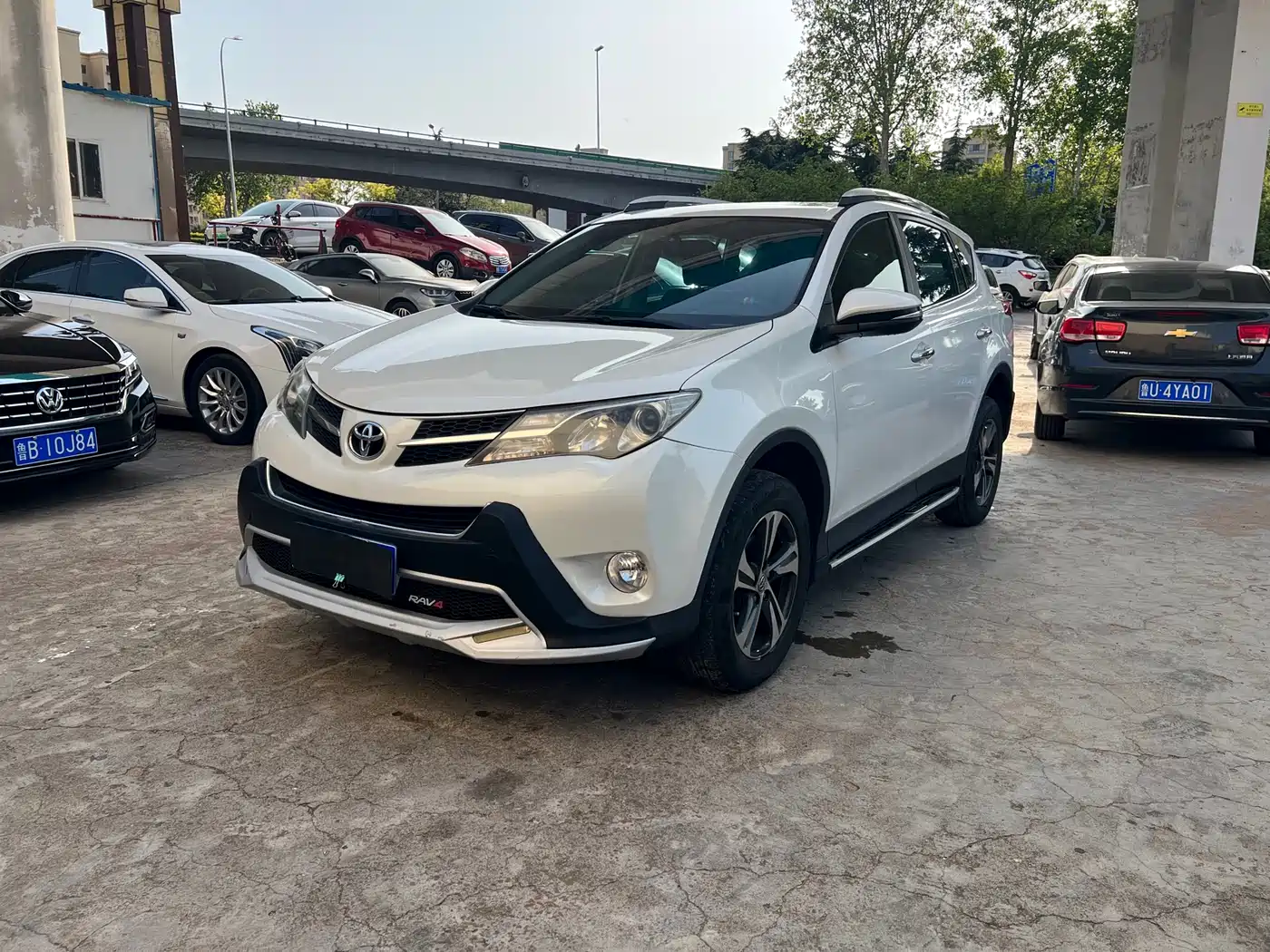Toyota RAV4 Rongfang 2015 2.0L CVT 4WD Pioneer Edition