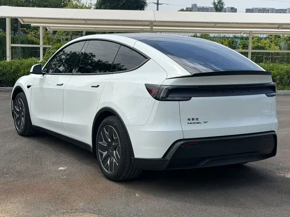 Tesla Model Y L 2025 2025 Facelift Long Range AWD