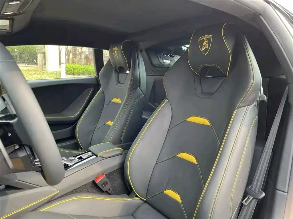 LAMBORGHINI HURACÁN