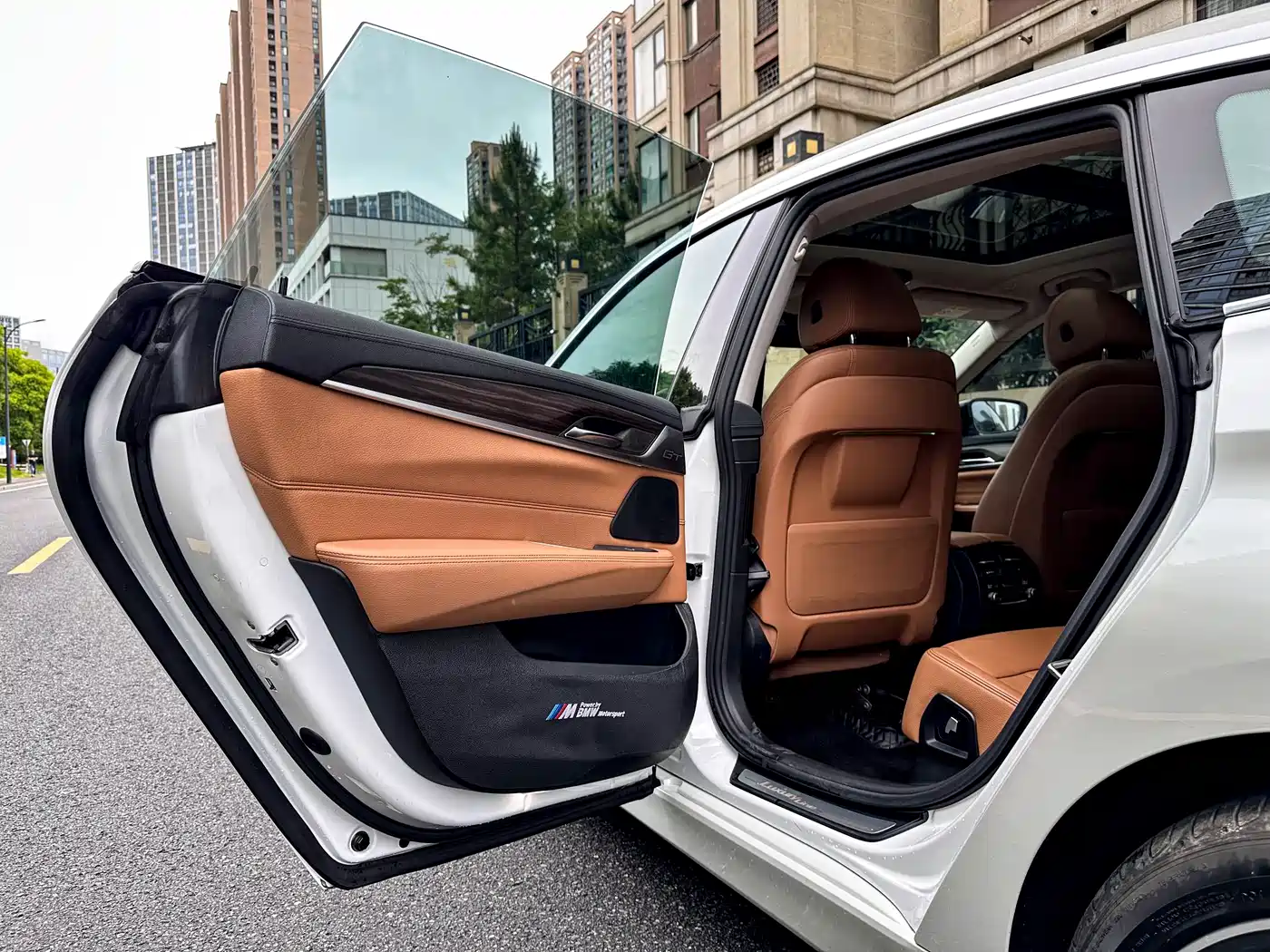 BMW 6 Series GT 2019 630i Luxury Design Package фото 14