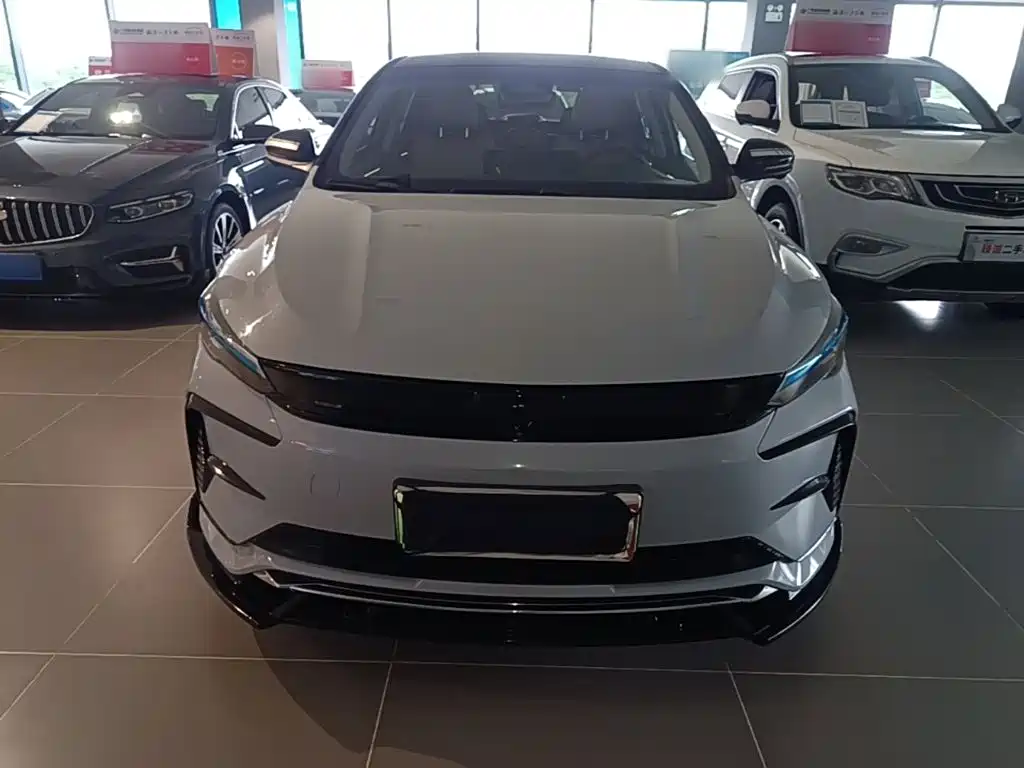 Geely Emgrand L HiP 2023 2024 Champion Edition 1.5TD-DHT Pro 100KM Excellence