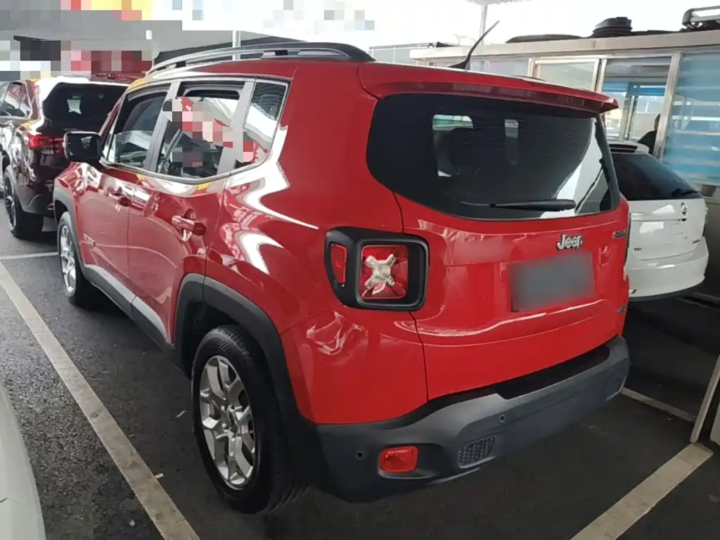 Photo 5 - Jeep Renegade