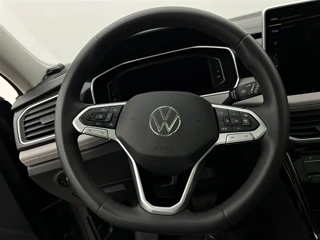 Volkswagen Tayron 2023 300TSI 2WD Luxury Plus Advanced Edition фото 6