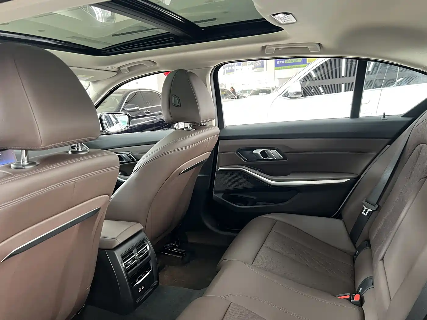 BMW 3 Series 2024 320Li M Sport Package фото 15