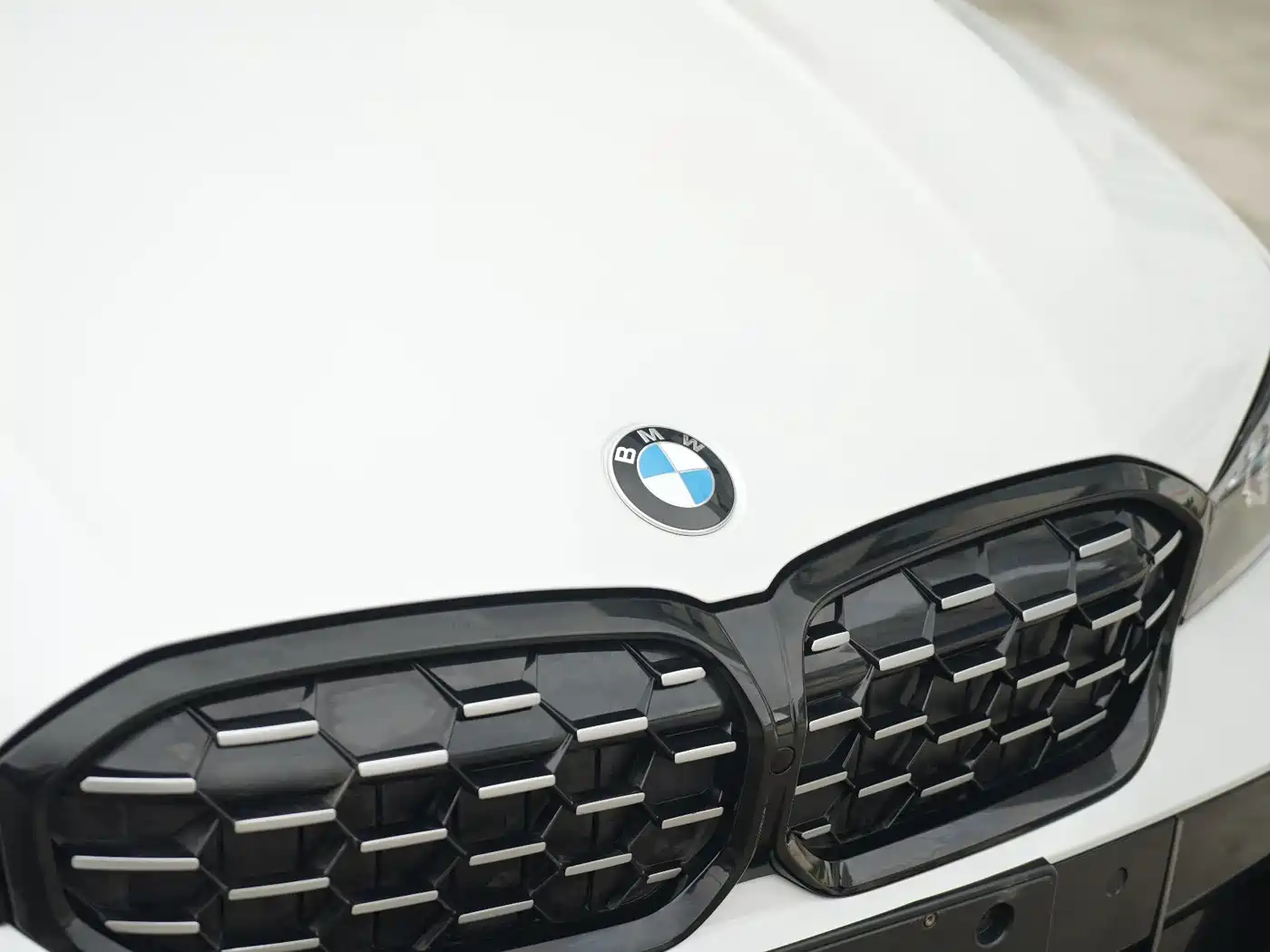 BMW 3 Series 2024 325Li M Sport Package фото 16
