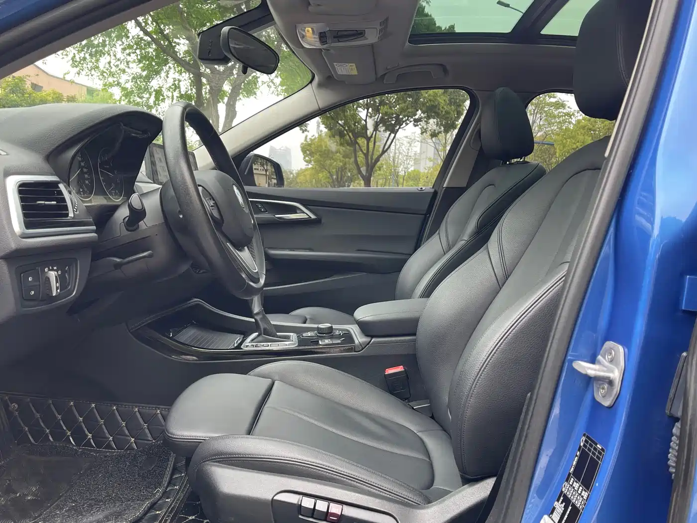 BMW 1 Series 2017 118i Sport фото 4