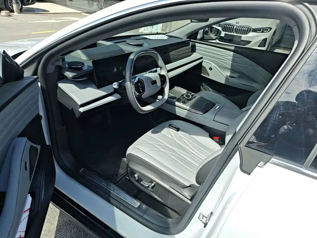 Geely Galaxy Galaxy E8 2025 2025 700km Long Voyage Smart Drive Edition
