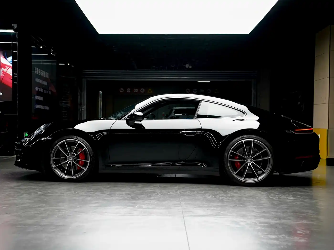 PORSCHE 911