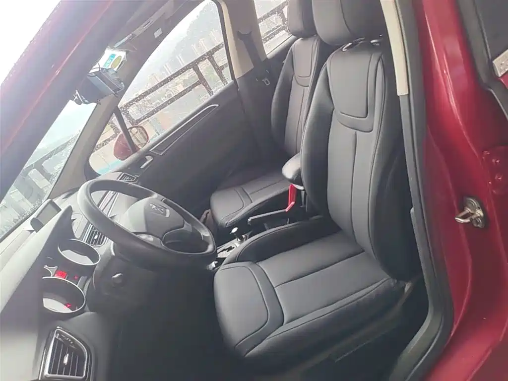 Peugeot 308 2014 Model Joy Edition Classic 1.6L Automatic Superior Style фото 15