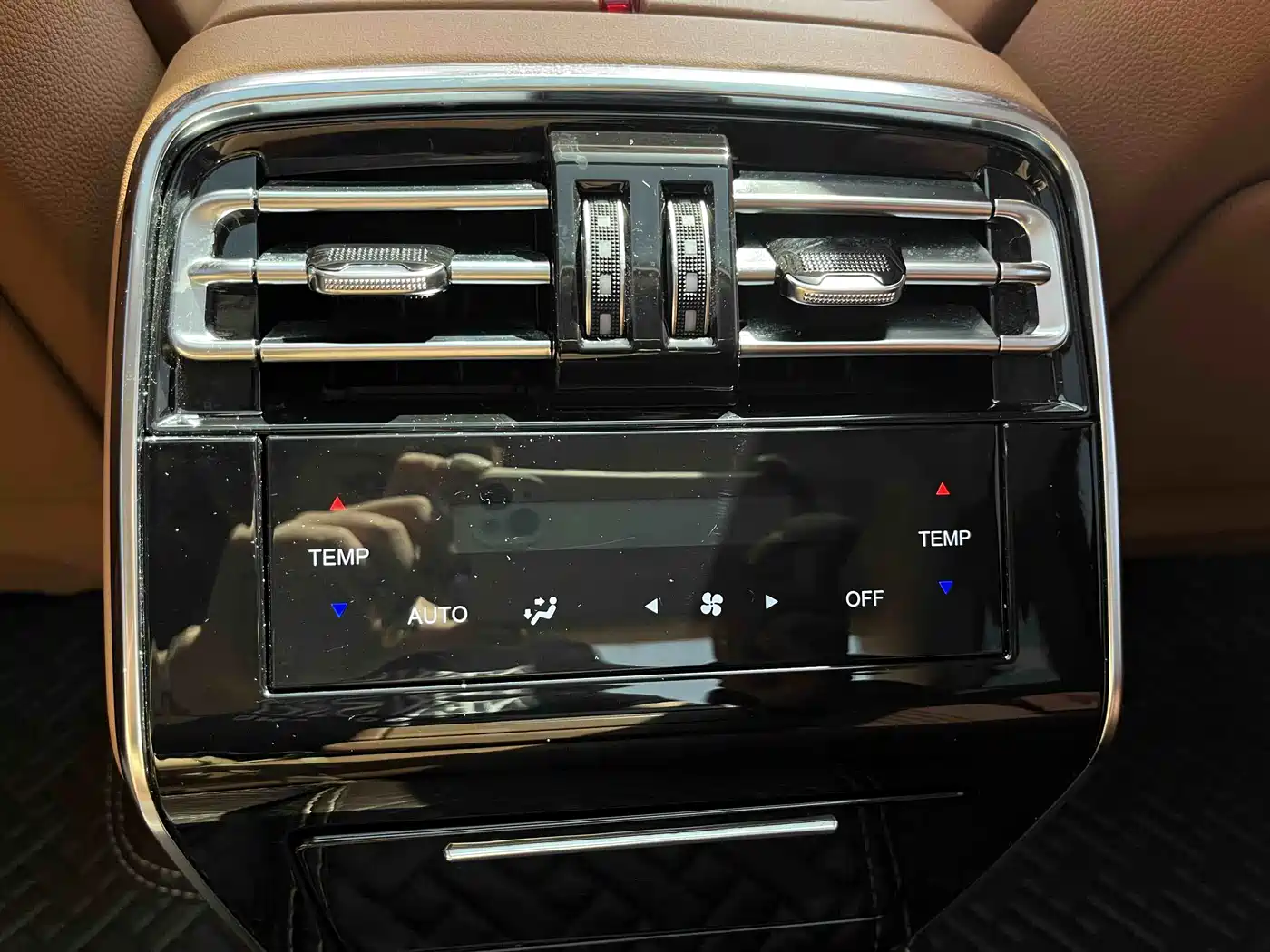 Hongqi H9 2020 2.0T Smart Connection Qi Xiang Edition фото 12