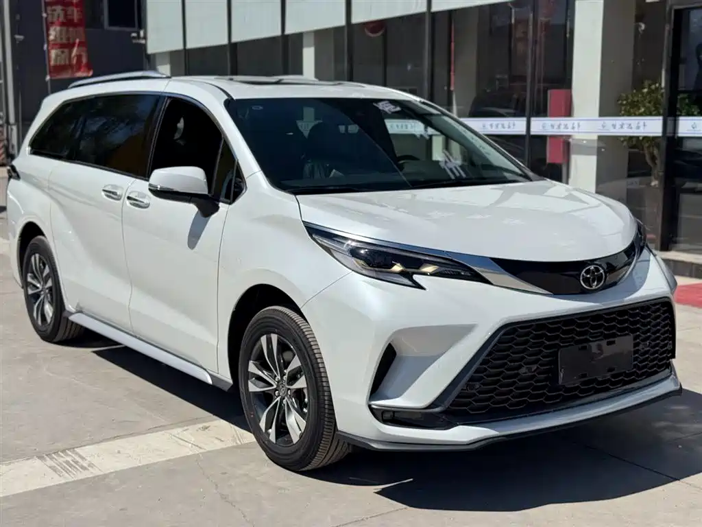 Toyota Granvia 2026 Model 2.5L Hybrid Luxury Edition фото 3