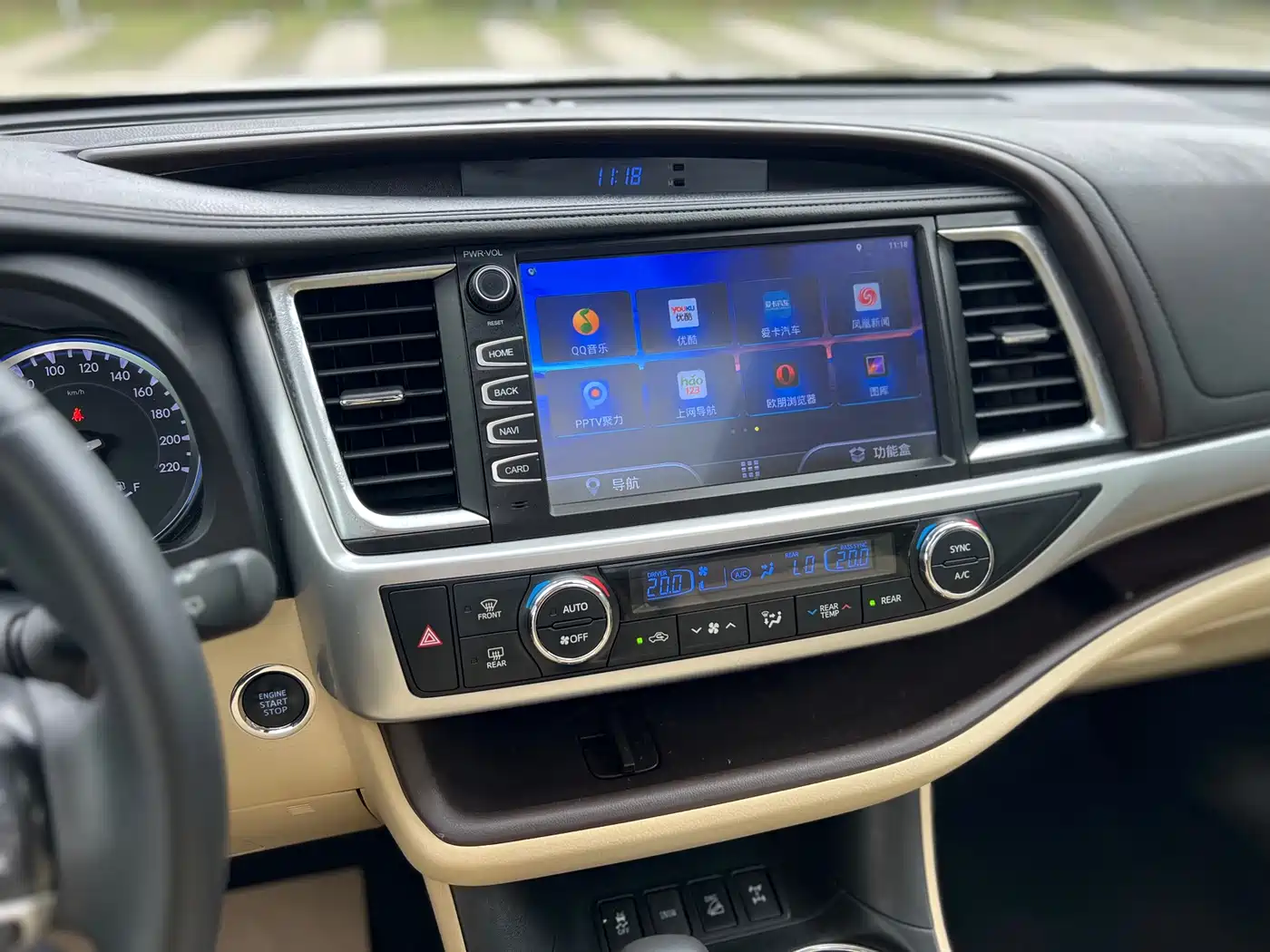 Toyota Highlander 2018 2.0T 4WD Luxury 7-seater (China V) фото 17