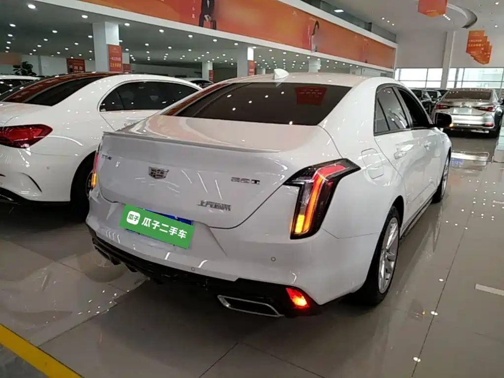 Cadillac CT4 2023 2022 28T Fashion Style