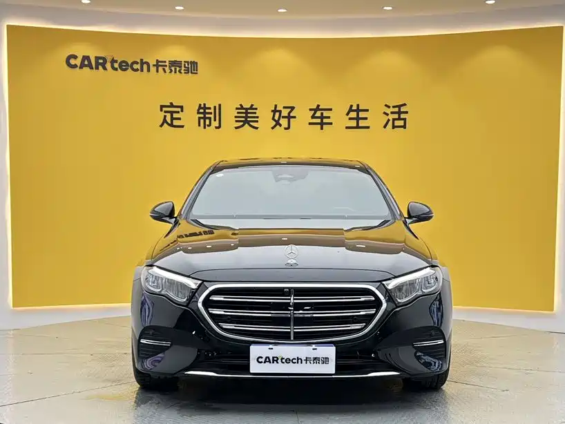 Фото 3 - Mercedes-Benz E-Class