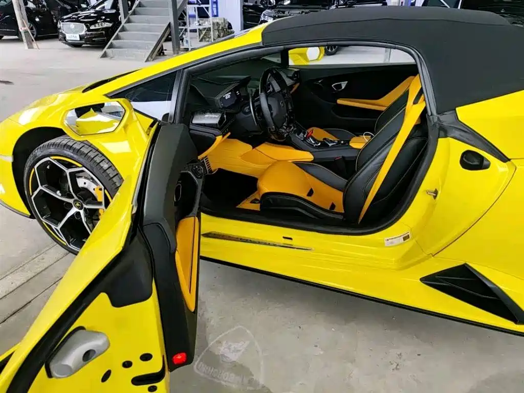 LAMBORGHINI HURACÁN