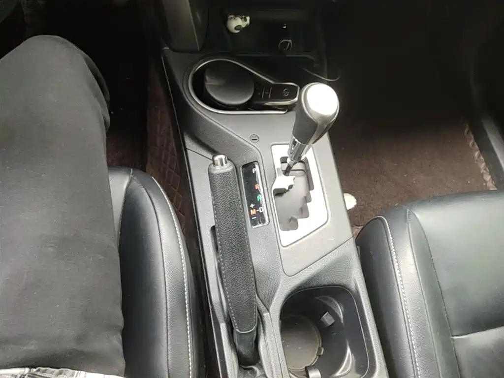 Toyota RAV4 Rongfang 2019 2.0L CVT 2WD Zhishang Edition China VI фото 14