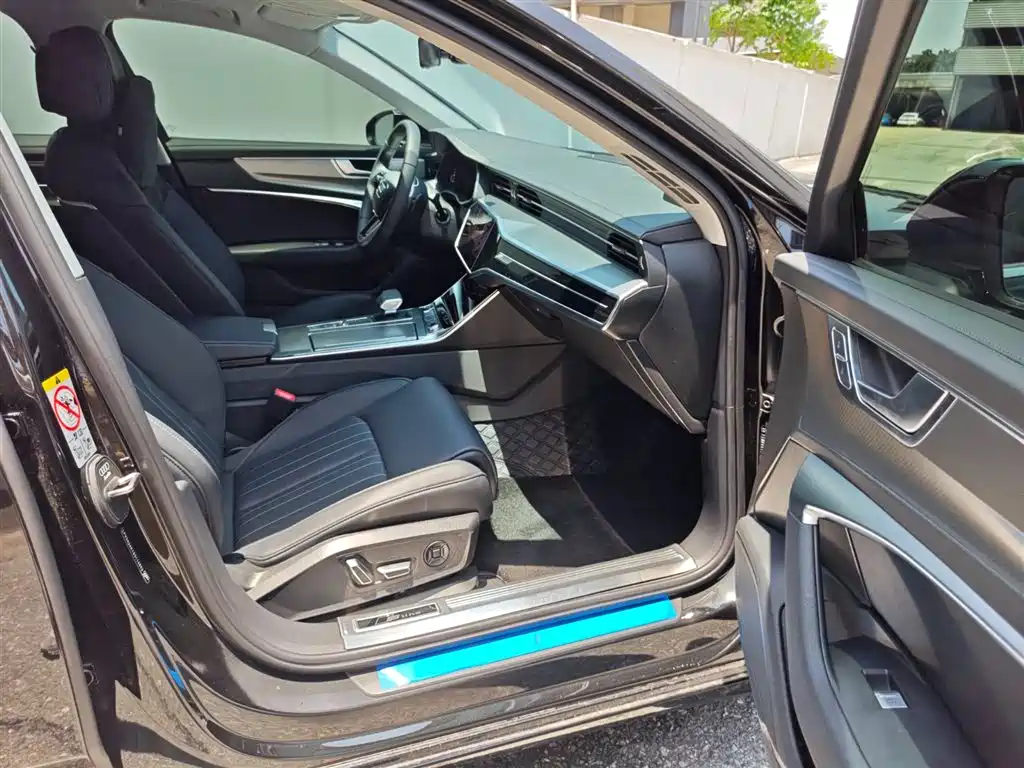 Audi A6L 2025 Model 45 TFSI Premium Dynamic + Ventilation Comfort Package фото 13