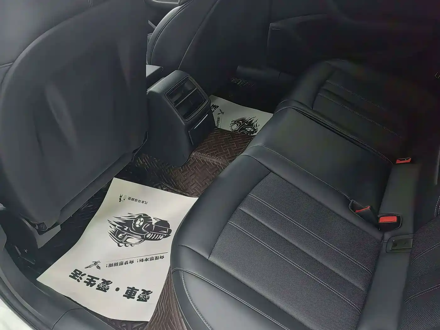 Фото 8 - Audi A4L