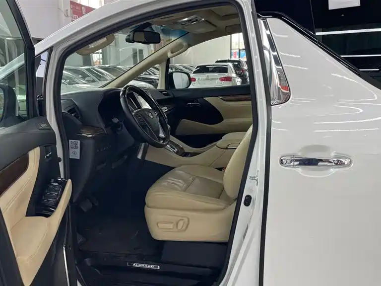 Toyota Alphard 2018 3.5L Premium фото 3