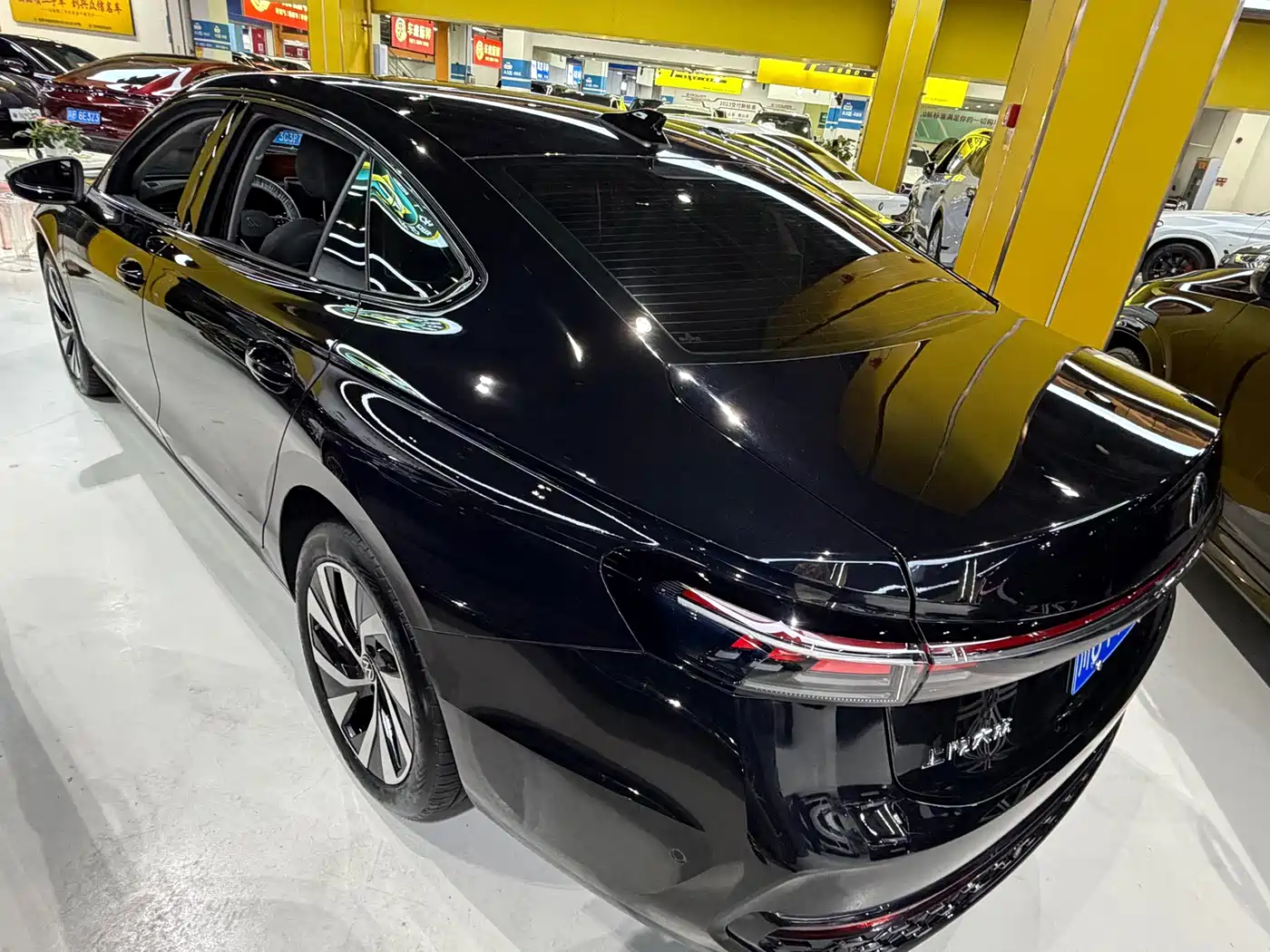 Photo 5 - Volkswagen Passat