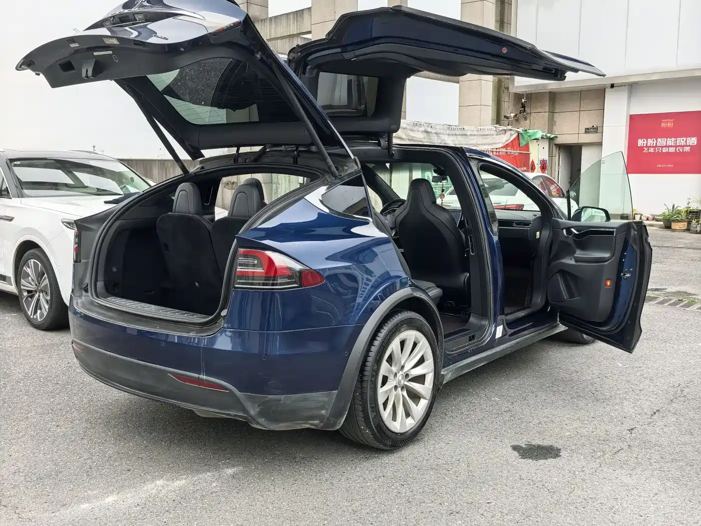 TESLA MODEL X