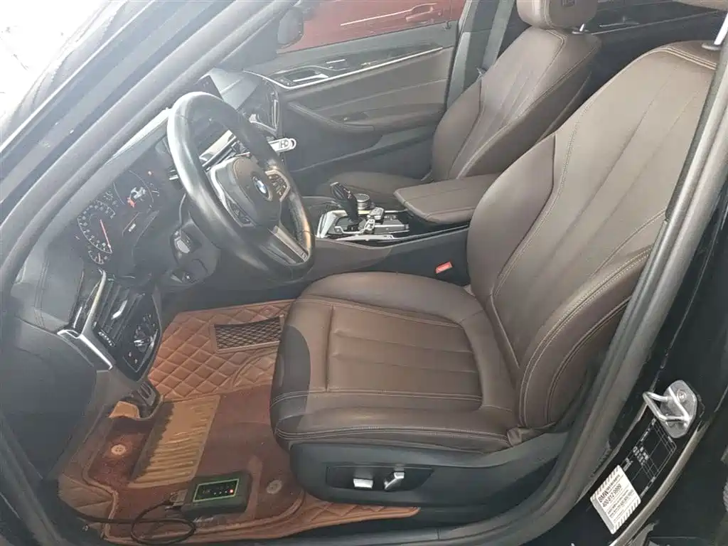 BMW 5 Series 2019 525Li M Sport Package фото 15