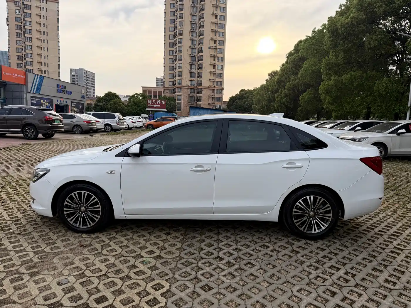 Photo 4 - Buick Excelle